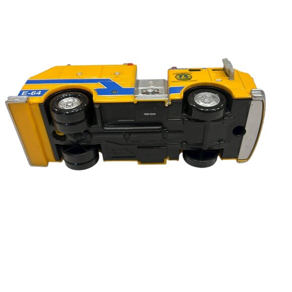 Disney Planes Fire & Rescue Die-Cast Lot Ol’ Jammer, Dr. Damage, Pulaski, Dustin - Picture 14 of 16